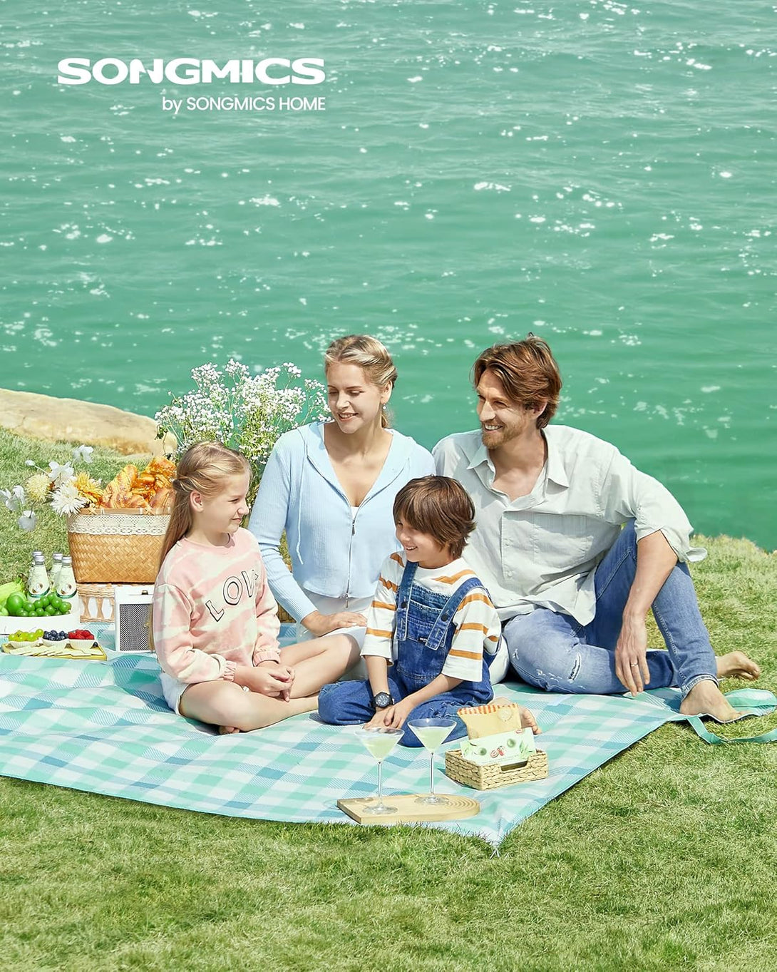 Patura de picnic 200x200cm , cu 4 ancore , impermeabil si portabil , verde-alb