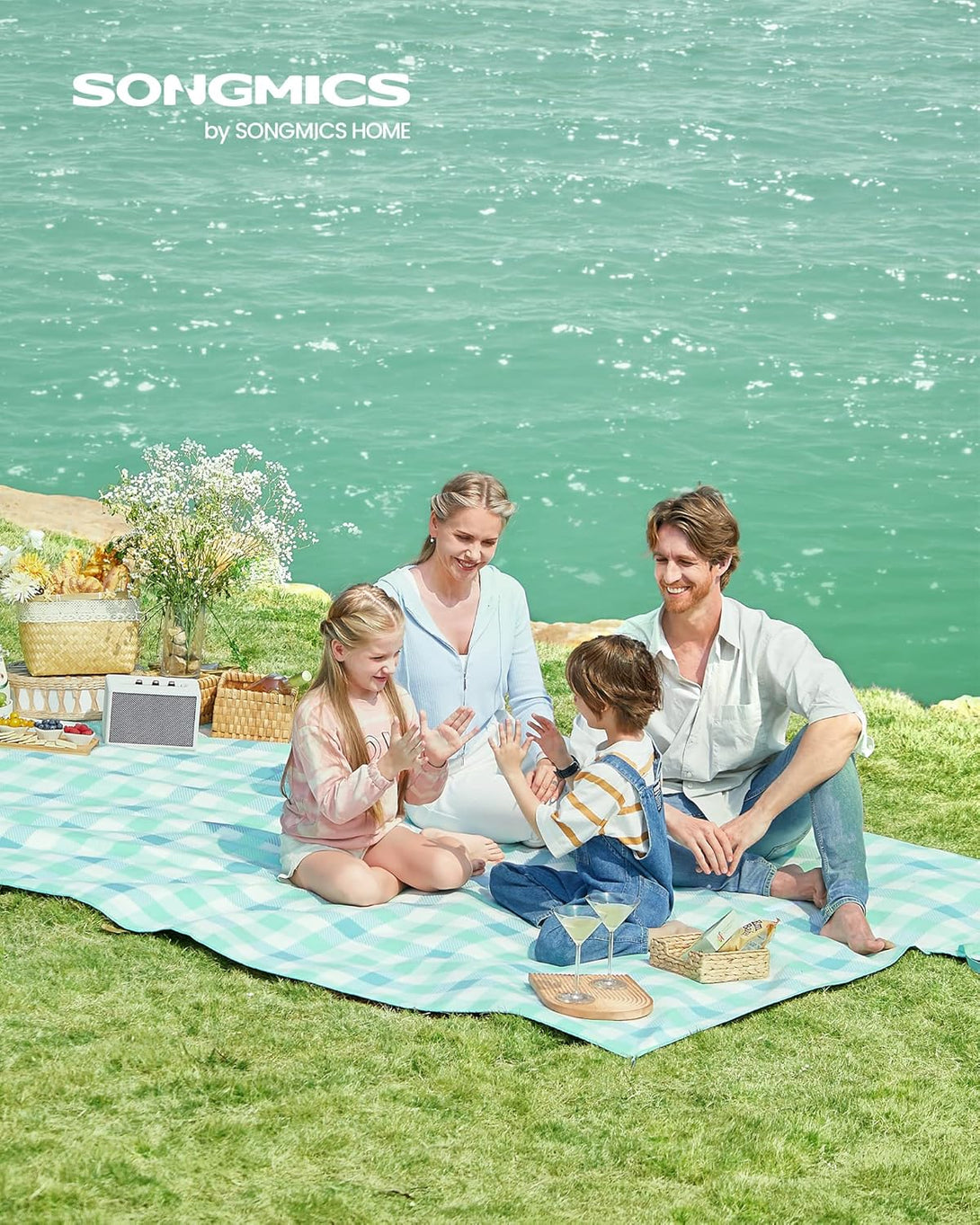 Patura de picnic 300x200cm , suport impeabil si portabil , verde si alb