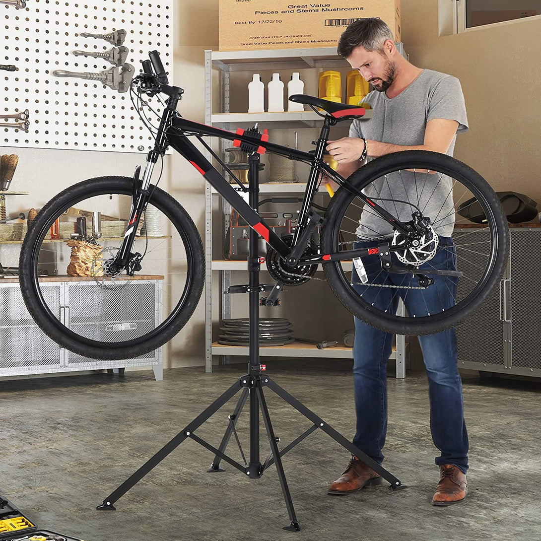 Standmics profesional de reparare biciclete